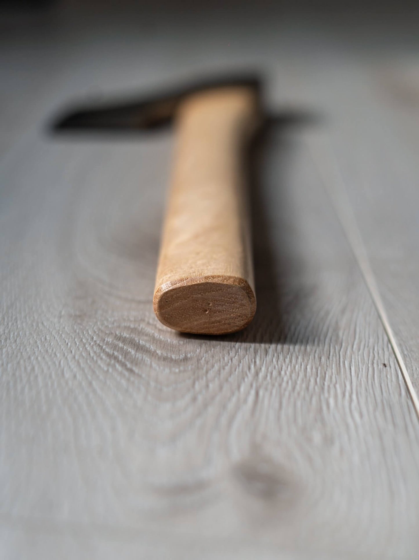 The Queen of Hearts Throwing Axe Round Handle